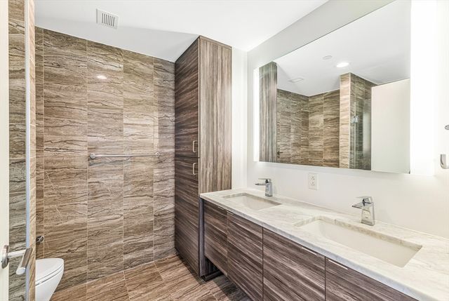 80-82 Fenwood Rd 913, Boston, MA 02115