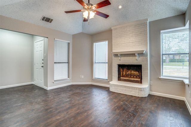 2124 Artherfield Drive, Carrollton, TX 75006