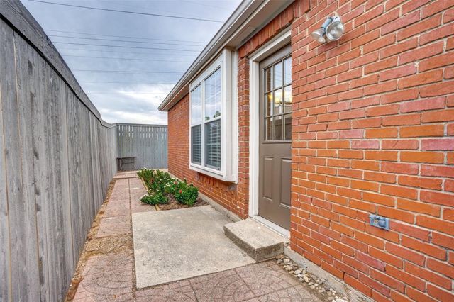2124 Artherfield Drive, Carrollton, TX 75006