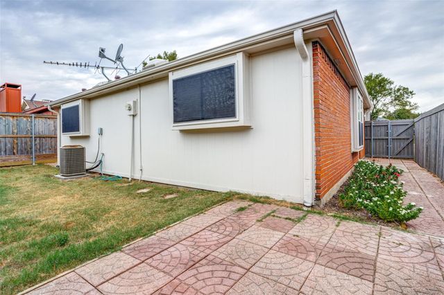 2124 Artherfield Drive, Carrollton, TX 75006