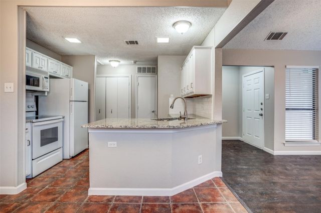2124 Artherfield Drive, Carrollton, TX 75006