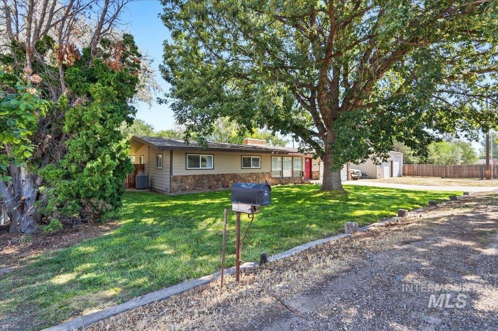 2322 W Roosevelt Avenue, Nampa, ID 83651 photo 2