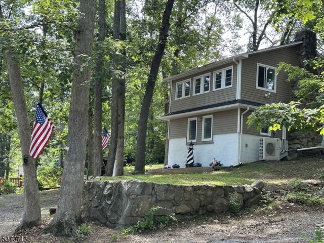 6 Hickory Trl, Byram Twp., NJ 07821