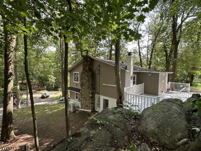 6 Hickory Trl, Byram Twp., NJ 07821