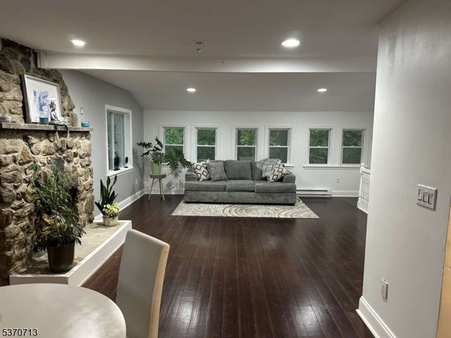 6 Hickory Trl, Byram Twp., NJ 07821