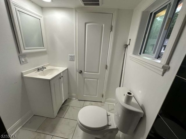 6 Hickory Trl, Byram Twp., NJ 07821