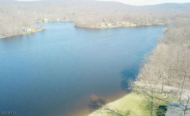 6 Hickory Trl, Byram Twp., NJ 07821
