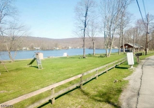 6 Hickory Trl, Byram Twp., NJ 07821