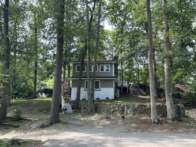 6 Hickory Trl, Byram Twp., NJ 07821