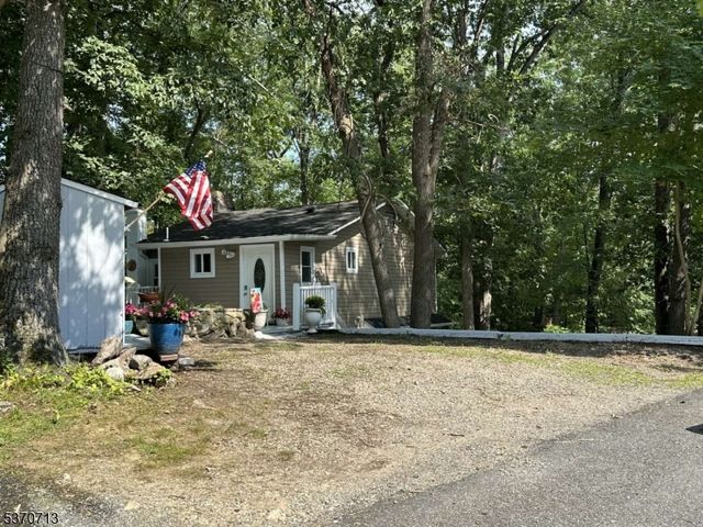 6 Hickory Trl, Byram Twp., NJ 07821