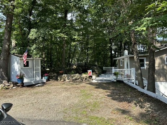 6 Hickory Trl, Byram Twp., NJ 07821