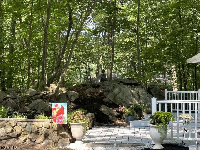 6 Hickory Trl, Byram Twp., NJ 07821