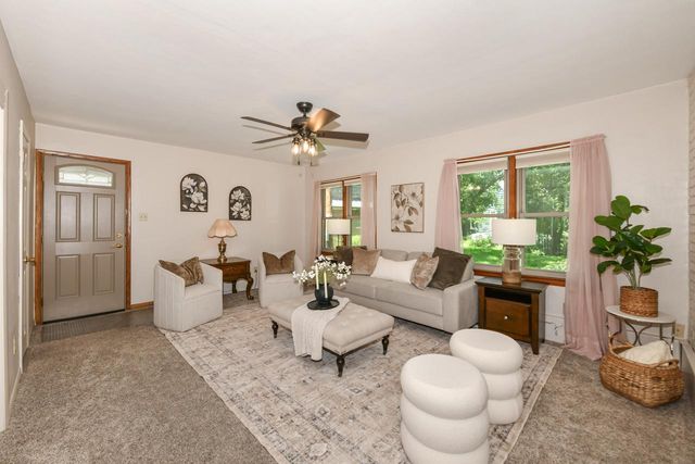 5769 N River Forest DRIVE, Glendale, WI 53209