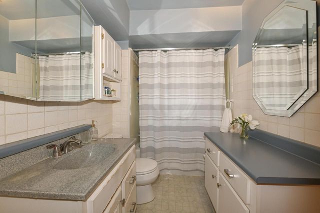 5769 N River Forest DRIVE, Glendale, WI 53209