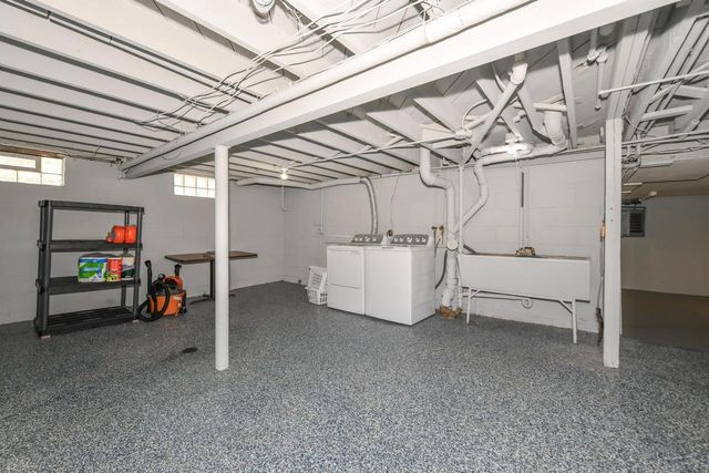 5769 N River Forest DRIVE, Glendale, WI 53209