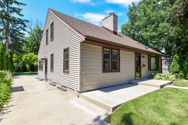 5769 N River Forest DRIVE, Glendale, WI 53209