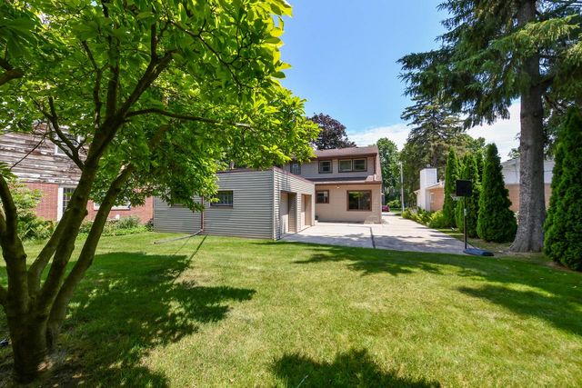5769 N River Forest DRIVE, Glendale, WI 53209