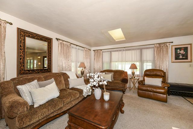 5769 N River Forest DRIVE, Glendale, WI 53209