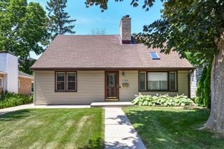 5769 N River Forest DRIVE, Glendale, WI 53209