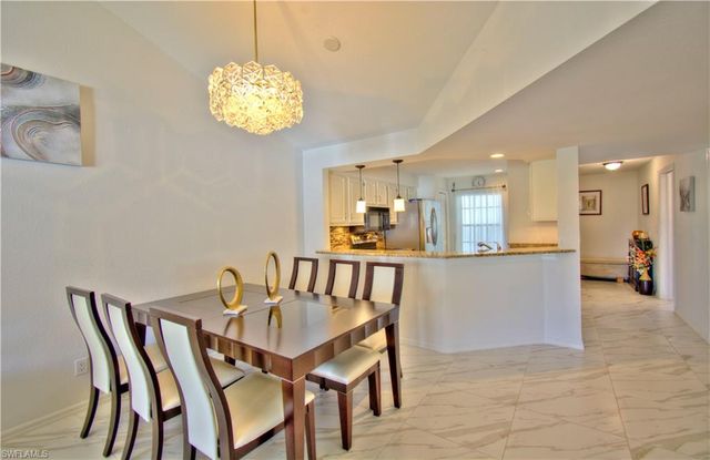 9590 Victoria LN B306, Naples, FL 34109