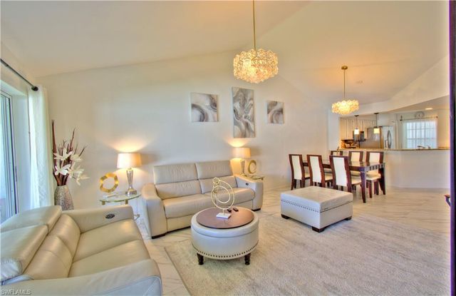 9590 Victoria LN B306, Naples, FL 34109