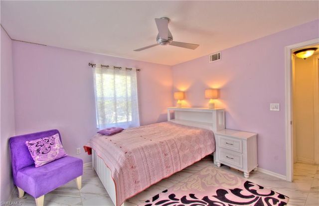 9590 Victoria LN B306, Naples, FL 34109