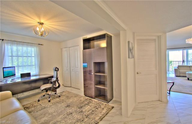 9590 Victoria LN B306, Naples, FL 34109