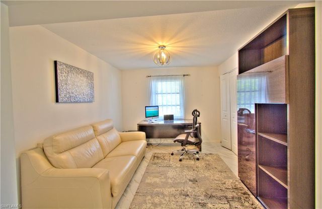9590 Victoria LN B306, Naples, FL 34109