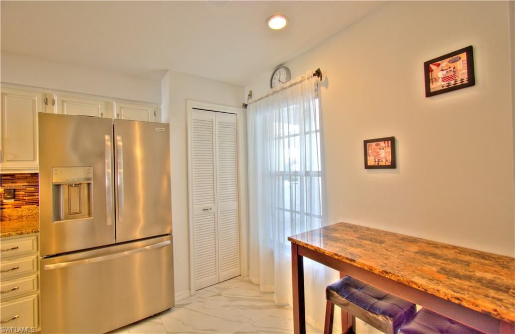 9590 Victoria LN B306, Naples, FL 34109