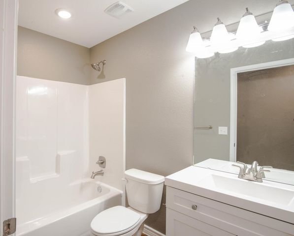 400 Allen Avenue, Bonham, TX 75418