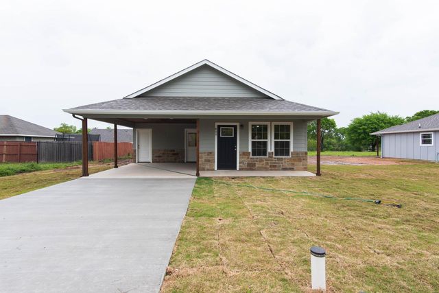400 Allen Avenue, Bonham, TX 75418