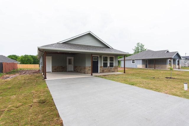 400 Allen Avenue, Bonham, TX 75418