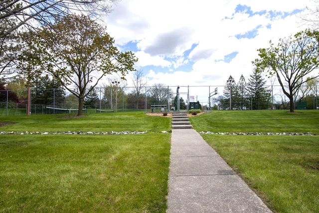 4520 Compton COURT, Brookfield, WI 53045
