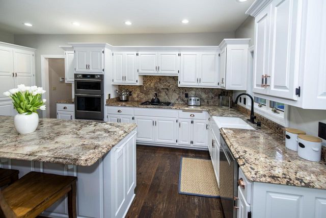 4520 Compton COURT, Brookfield, WI 53045