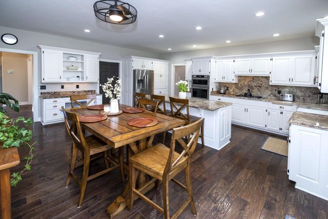 4520 Compton COURT, Brookfield, WI 53045