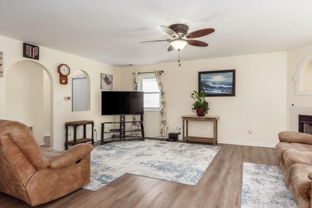 4980 Fosterson Drive, Lockbourne, OH 43137