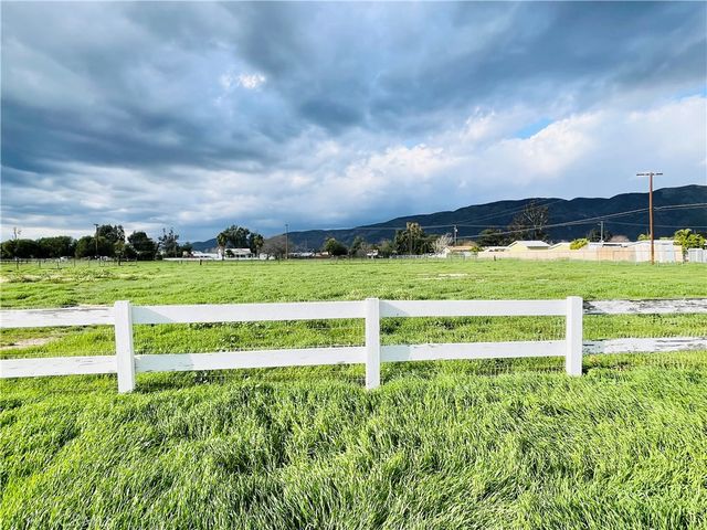 1380 Cottonwood Avenue, San Jacinto, CA 92582