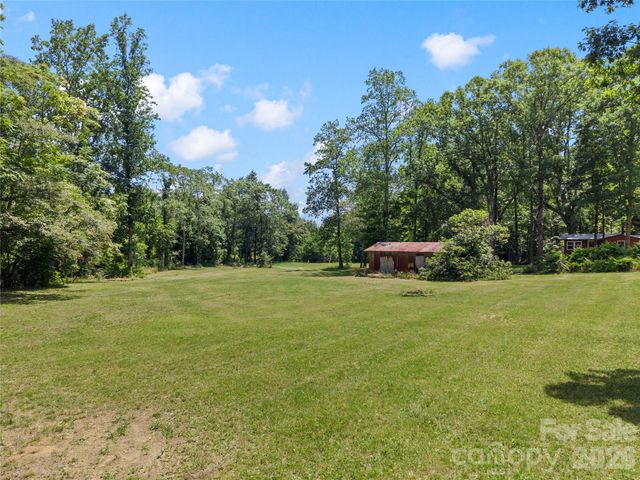 563 Burgess Road, Mill Spring, NC 28756