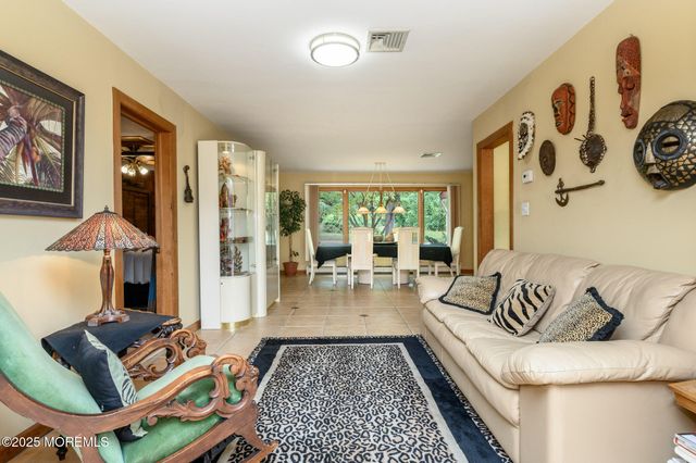 10 Deercrest Drive, Holmdel, NJ 07733