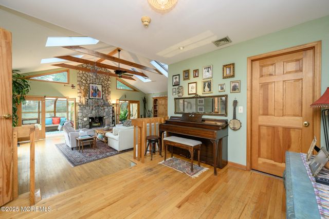 10 Deercrest Drive, Holmdel, NJ 07733