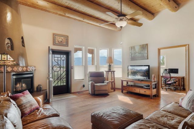 3302 Demavend Road NE, Rio Rancho, NM 87144