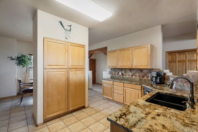 3302 Demavend Road NE, Rio Rancho, NM 87144