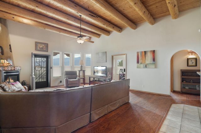 3302 Demavend Road NE, Rio Rancho, NM 87144