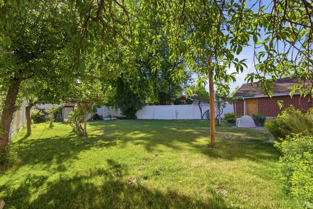 710 N CHAPEL DR, Bountiful, UT 84010