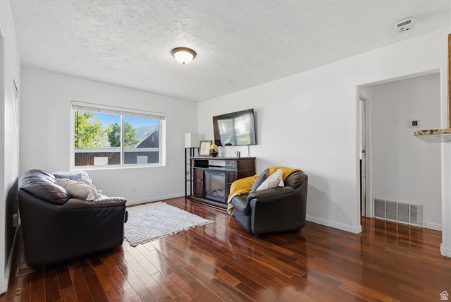 710 N CHAPEL DR, Bountiful, UT 84010