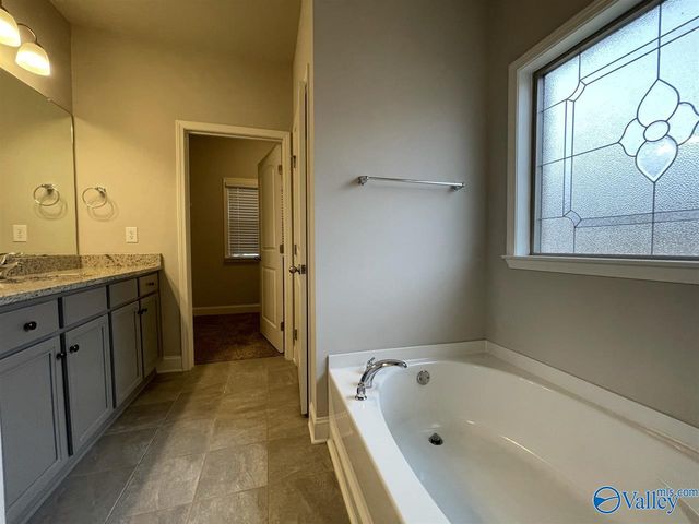 1 Knobcone Lane, Huntsville, AL 35824