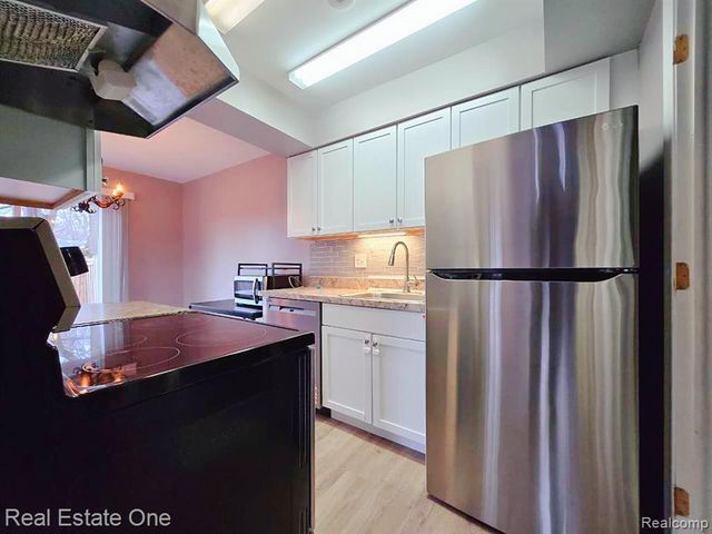 24128 Quad Park Lane, Clinton Township, MI 48035