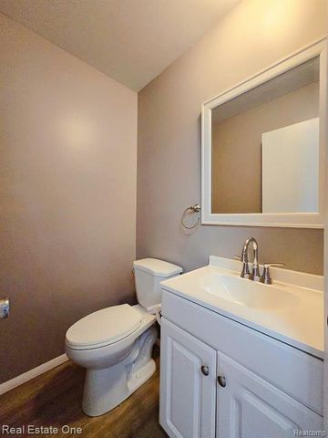 24128 Quad Park Lane, Clinton Township, MI 48035