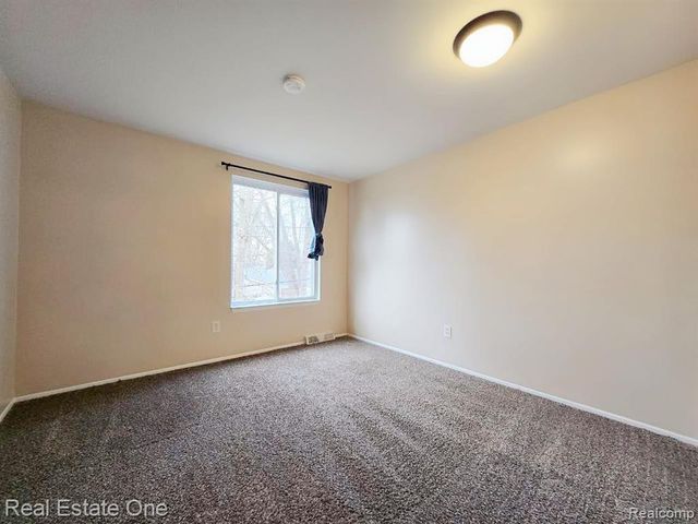 24128 Quad Park Lane, Clinton Township, MI 48035