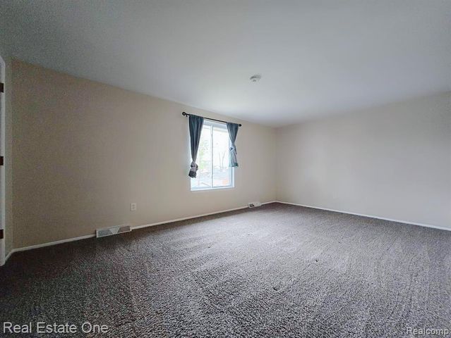 24128 Quad Park Lane, Clinton Township, MI 48035